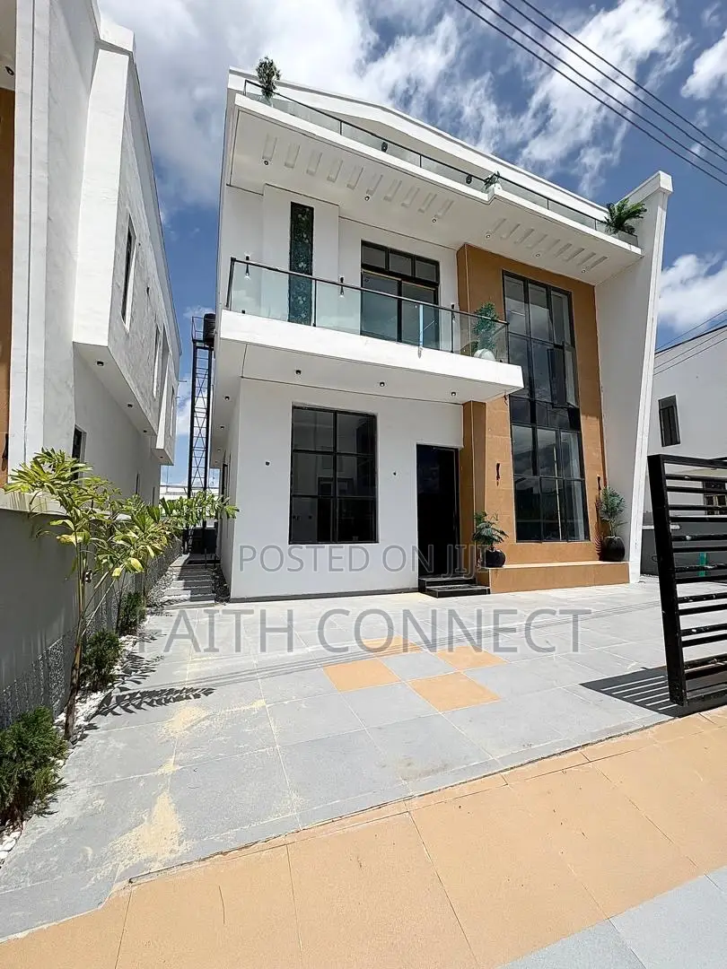 4bdrm Duplex in Ajah for sale