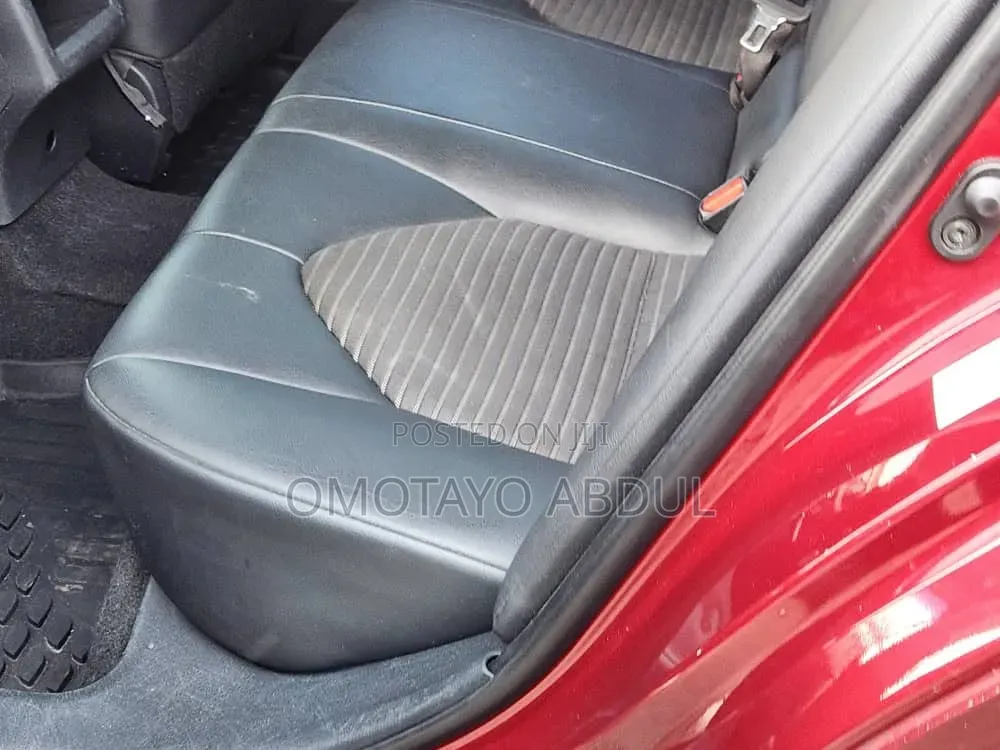 Toyota Camry SE FWD (2.5L 4cyl 8AM) 2018 Red