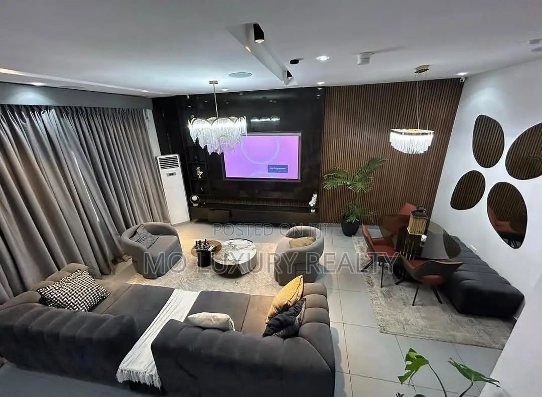Furnished 4bdrm Townhouse / Terrace in Lekki Phase 1 for rent