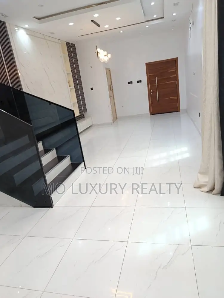 4bdrm Duplex in Ologolo for rent