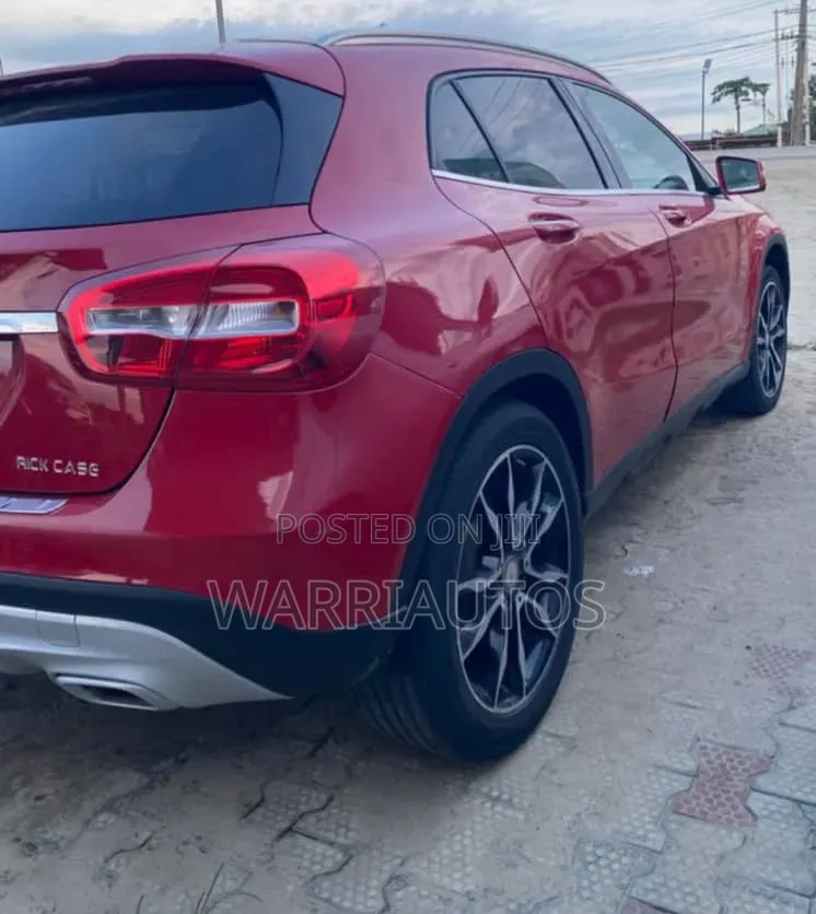 Mercedes-Benz GLA 250 2017 Red