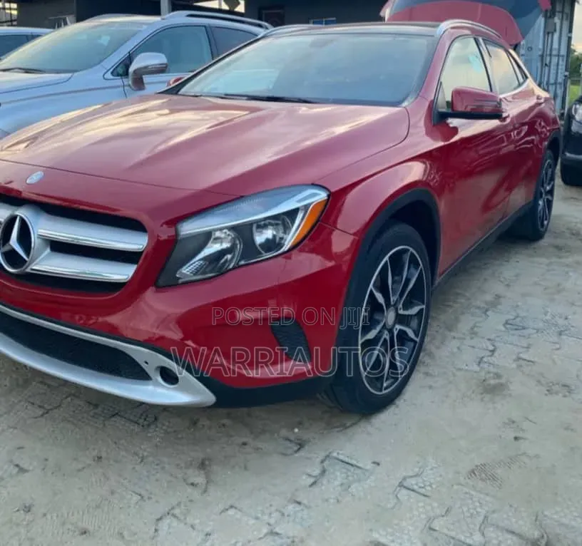 Mercedes-Benz GLA 250 2017 Red