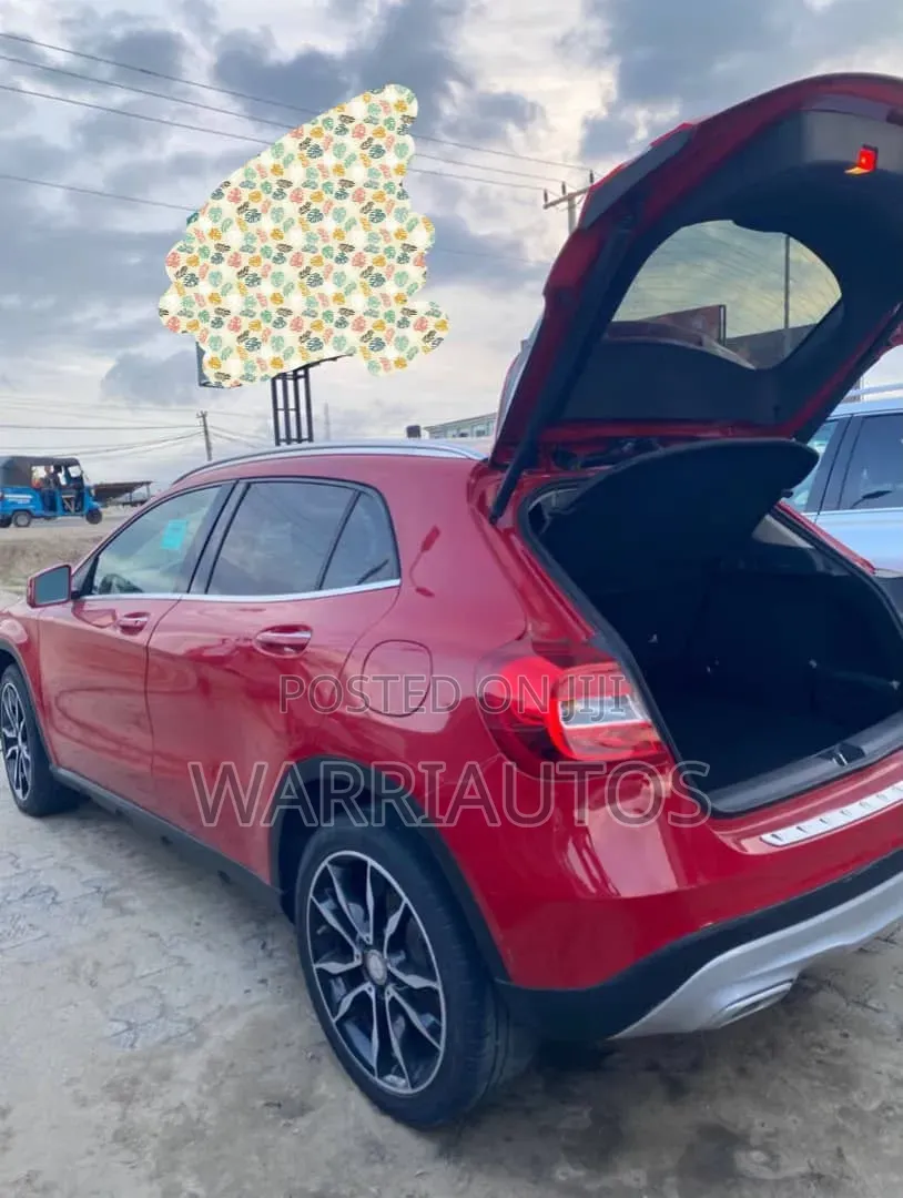 Mercedes-Benz GLA 250 2017 Red