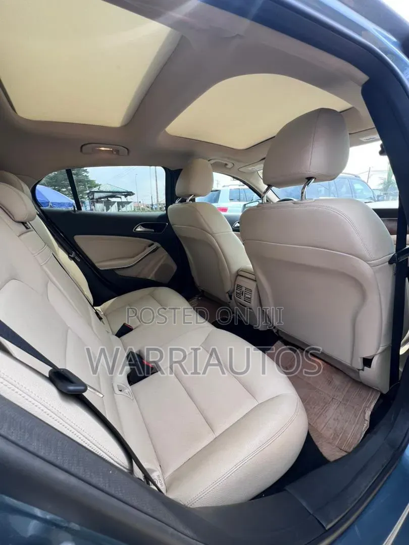 Mercedes-Benz GLA 250 2017 Blue