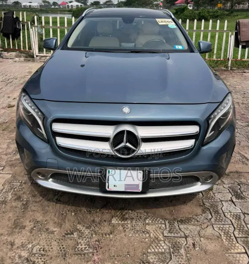 Mercedes-Benz GLA 250 2017 Blue