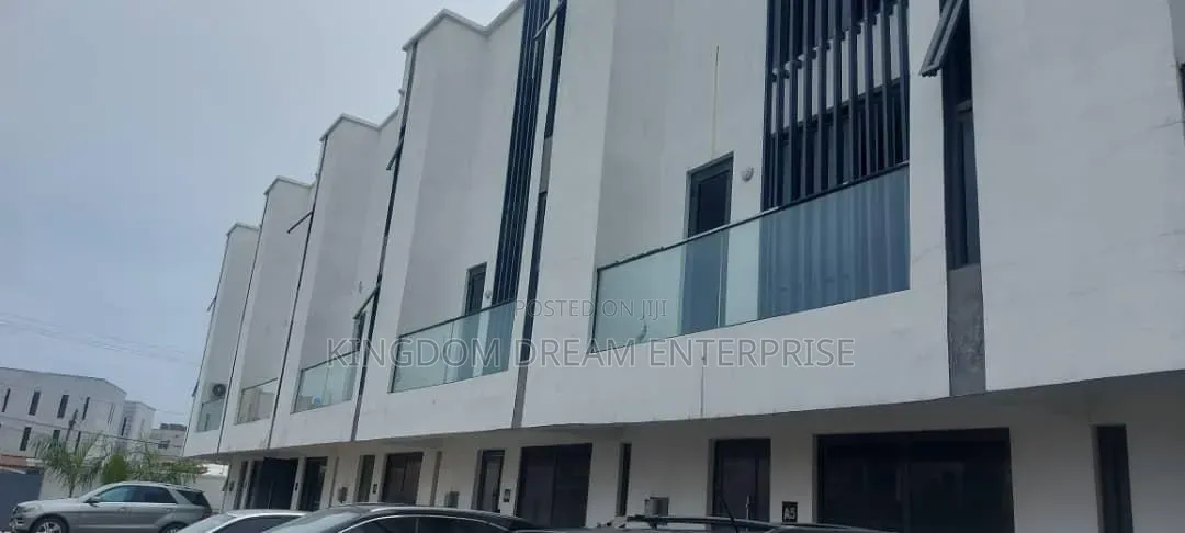 4bdrm Duplex in Ilasan Lekki Lagos for rent