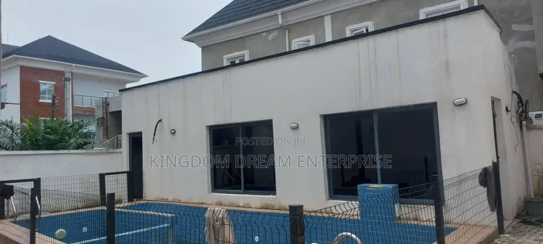 4bdrm Duplex in Ilasan Lekki Lagos for rent