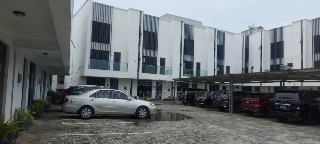 4bdrm Duplex in Ilasan Lekki Lagos for rent