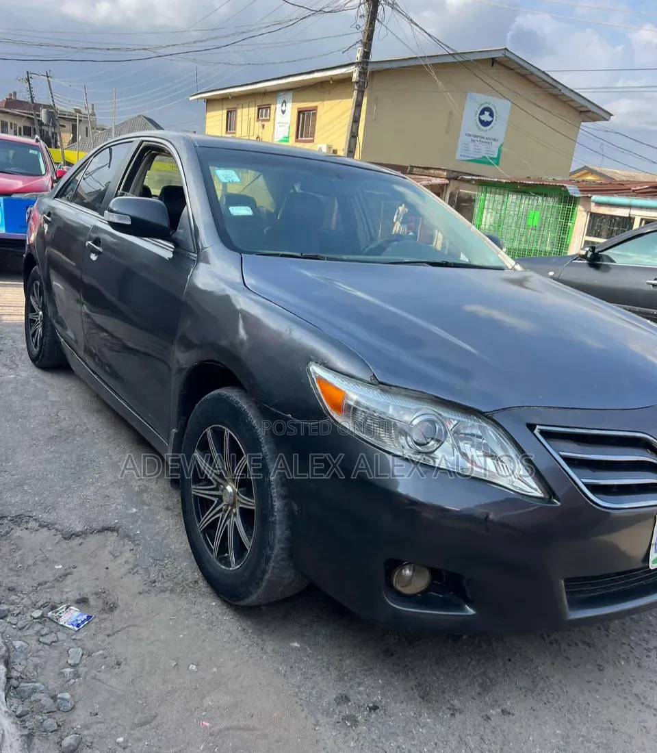 Toyota Camry XLE V6 4dr Sedan (3.5L 6cyl 6AM) 2008 Gray