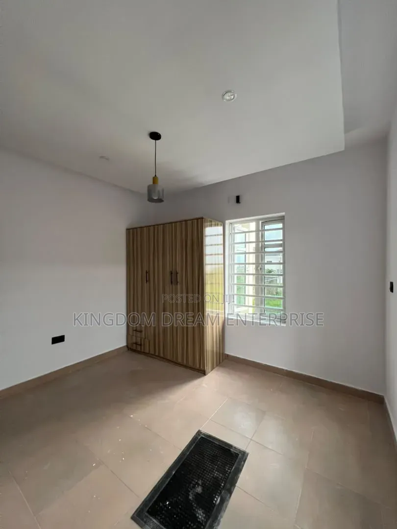 4bdrm Duplex in Ilasan Lekki Lagos for rent