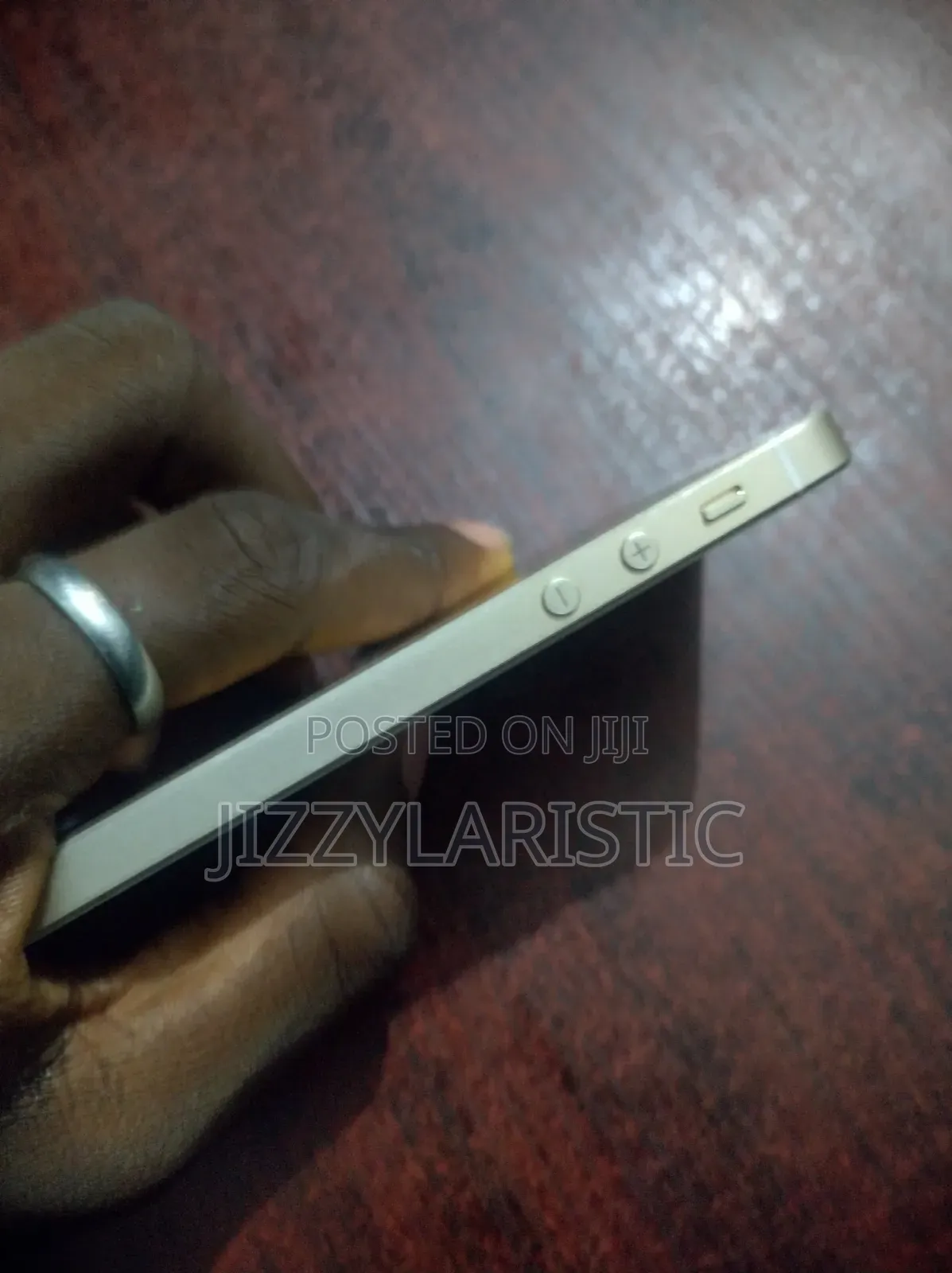 Apple iPhone SE 64 GB Gold
