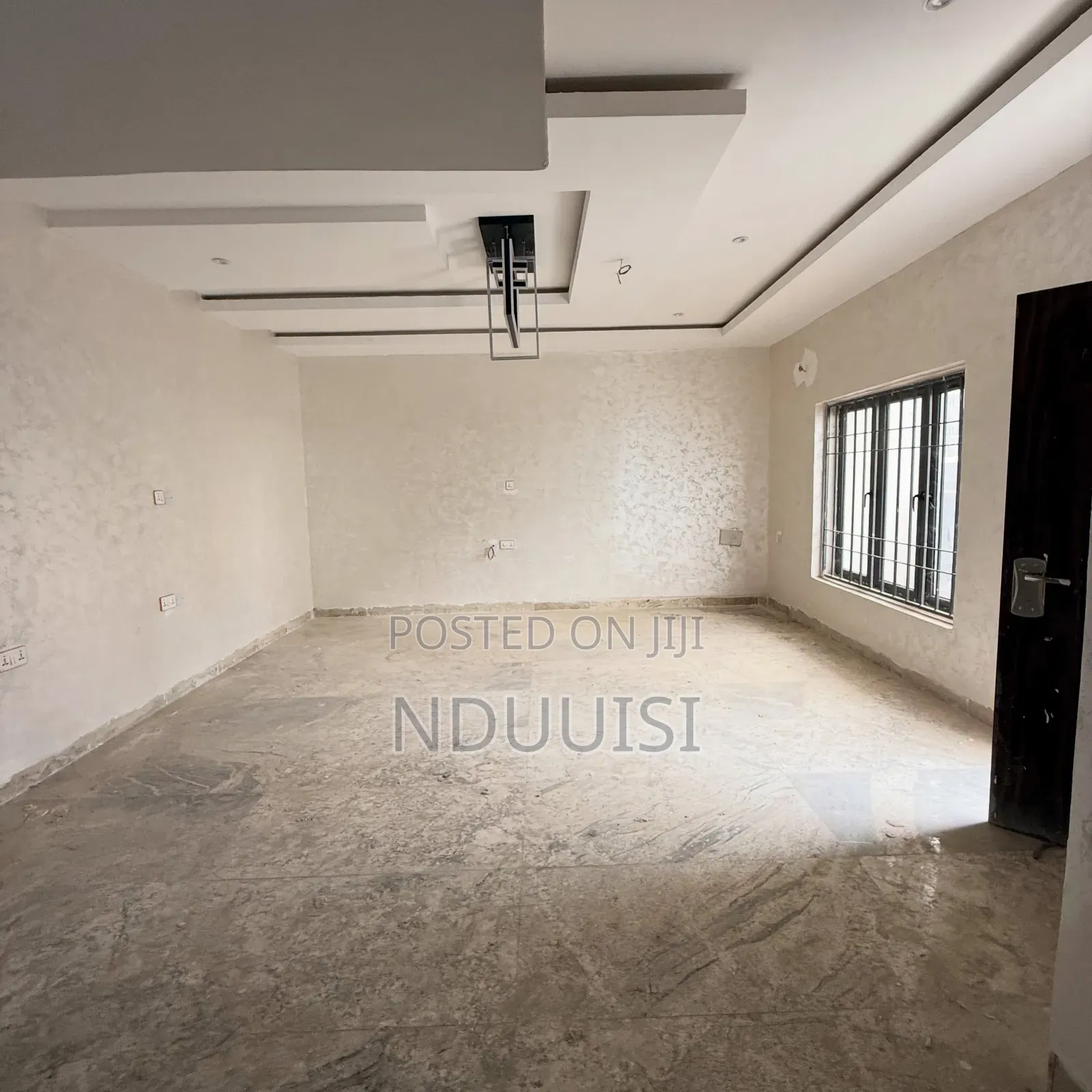 5bdrm Townhouse/Terrace in Guzape District for sale