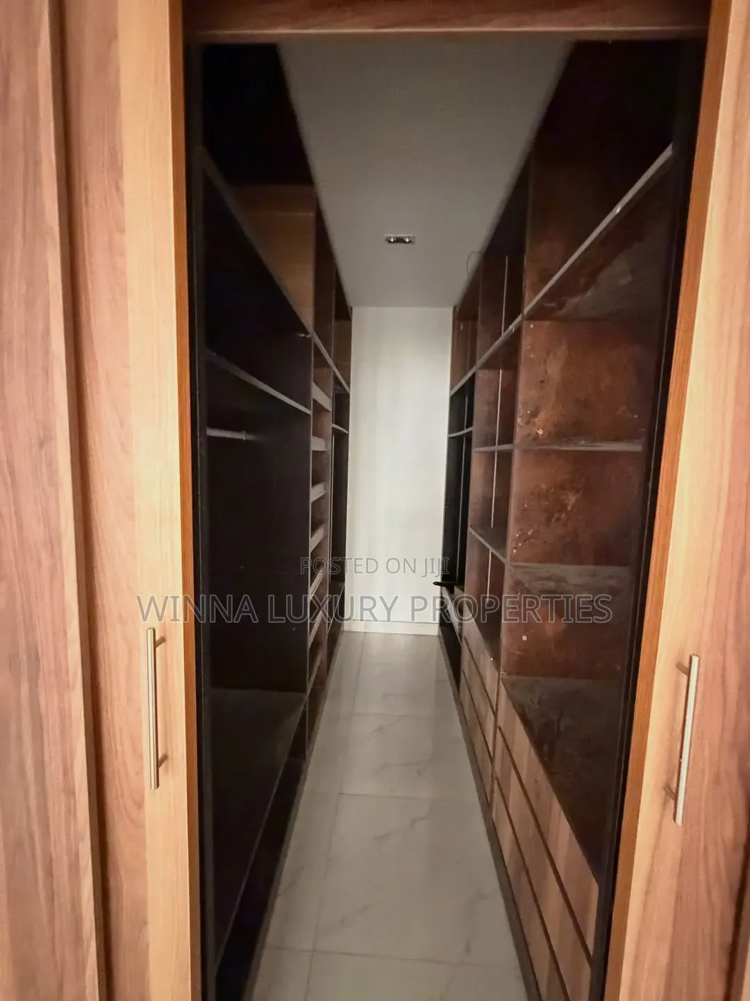 5bdrm Duplex in Jahi Main for rent