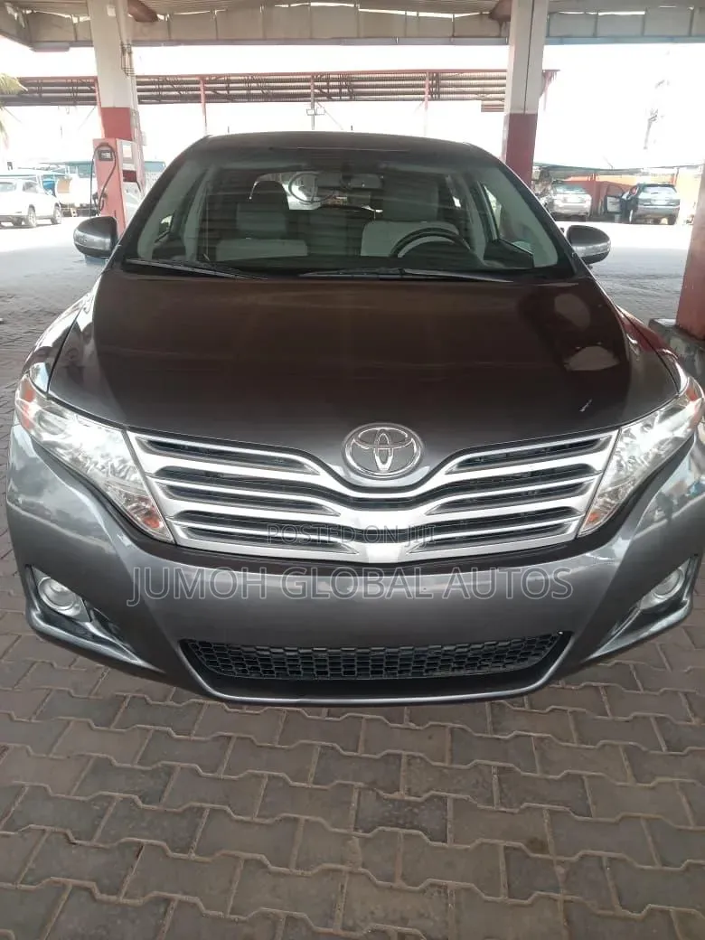Toyota Venza LE 2010 Gray