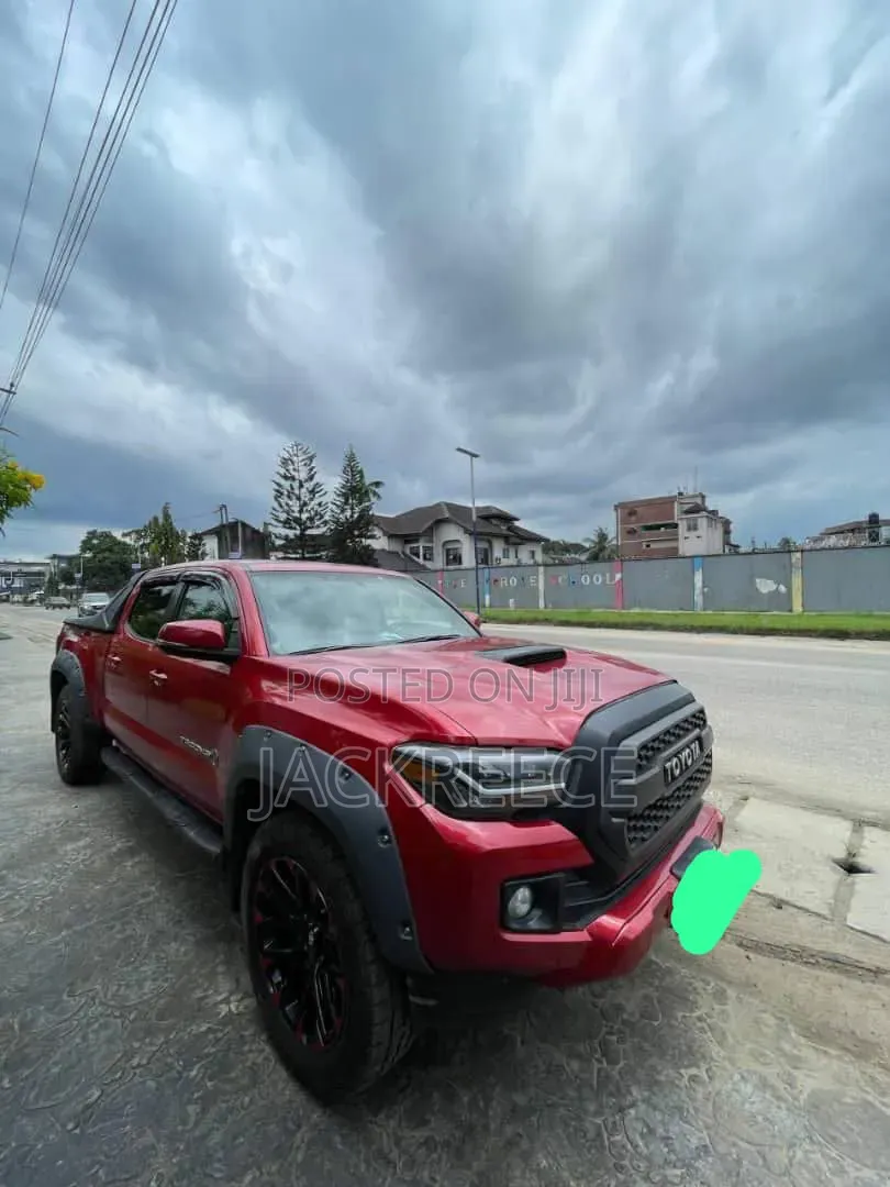 Toyota Tacoma 2015 Red