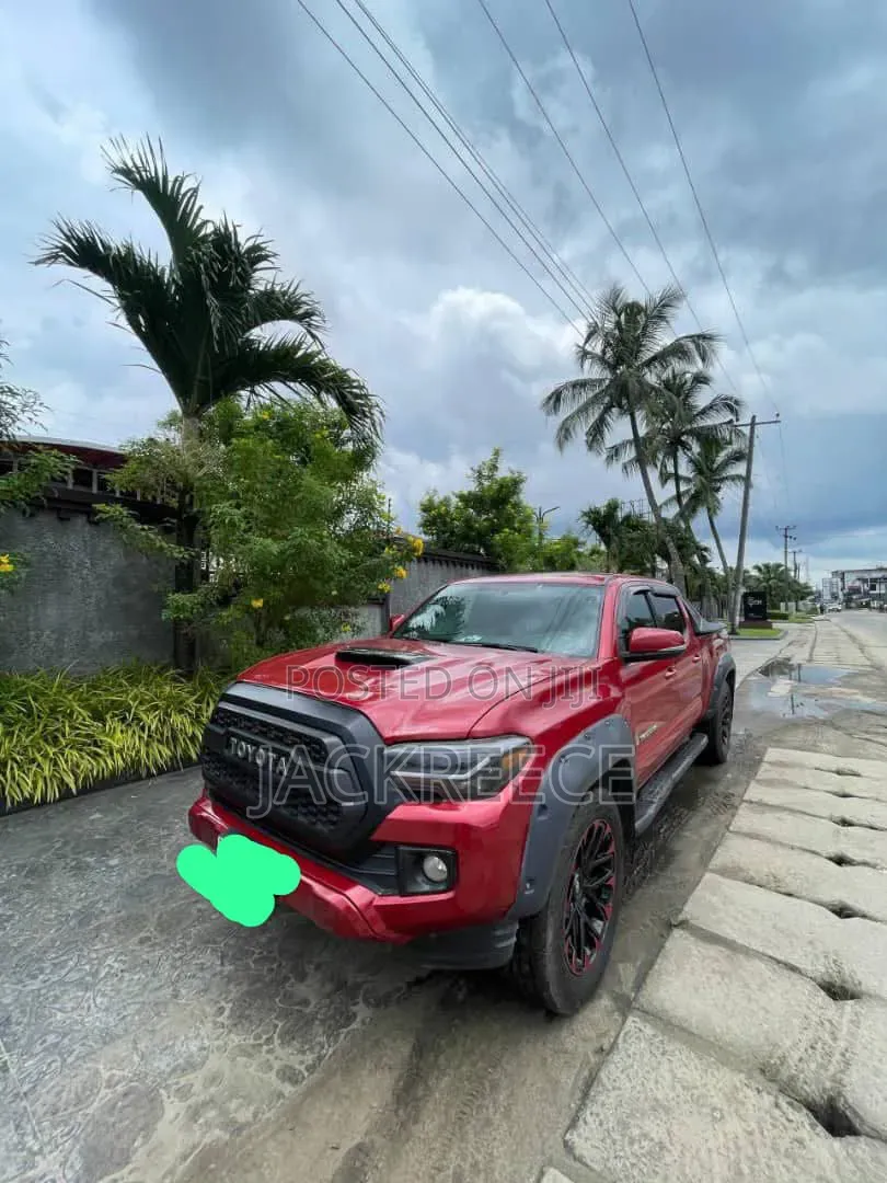 Toyota Tacoma 2015 Red