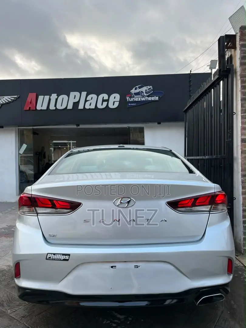 Hyundai Sonata SE 2018 Silver