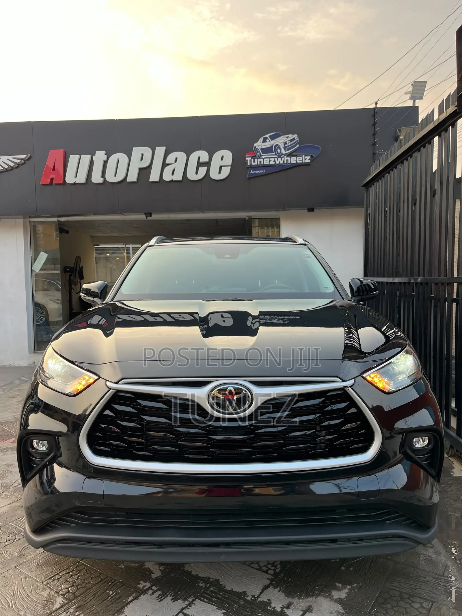 Toyota Highlander XLE 2022 Black
