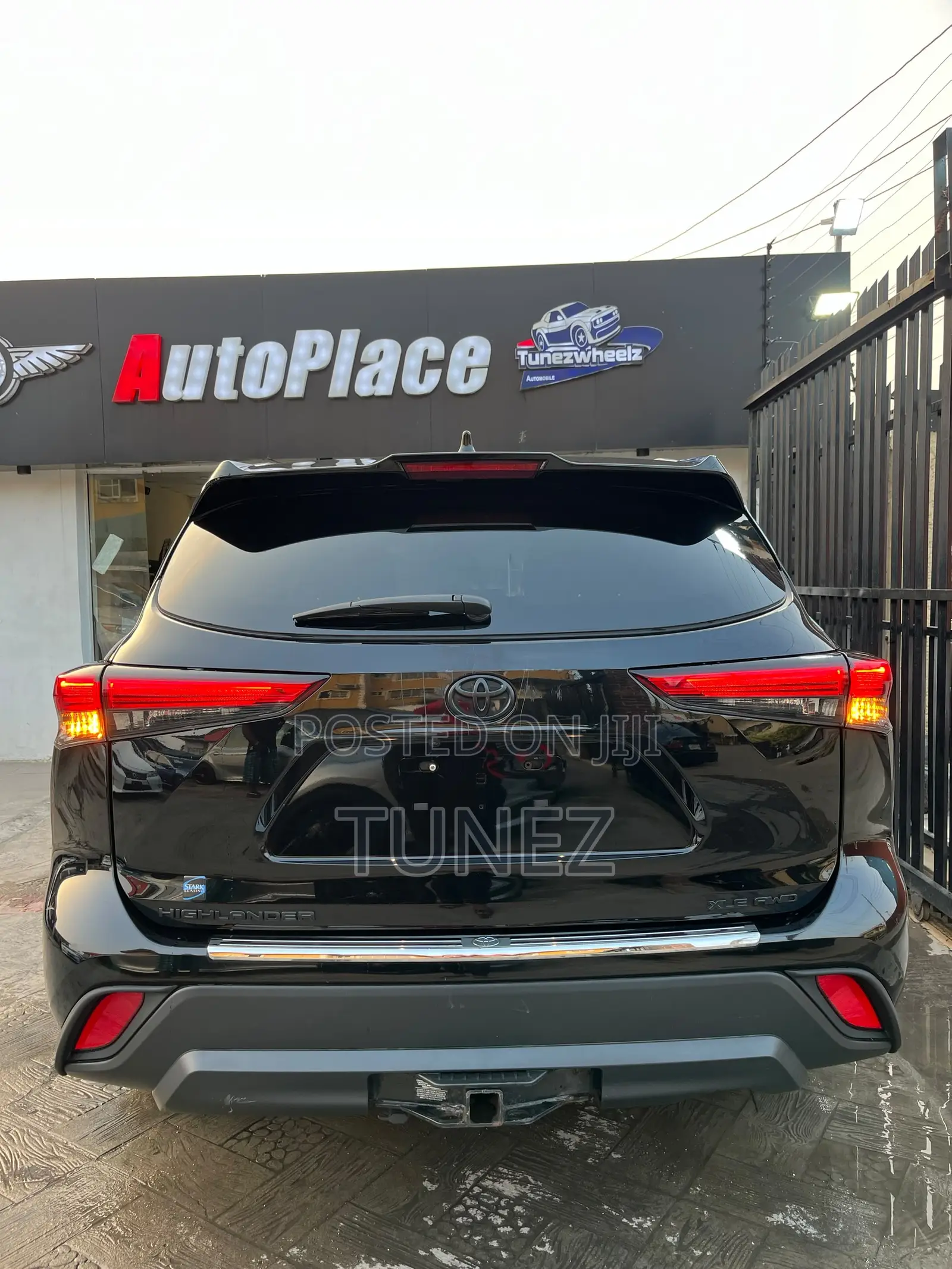 Toyota Highlander XLE 2022 Black