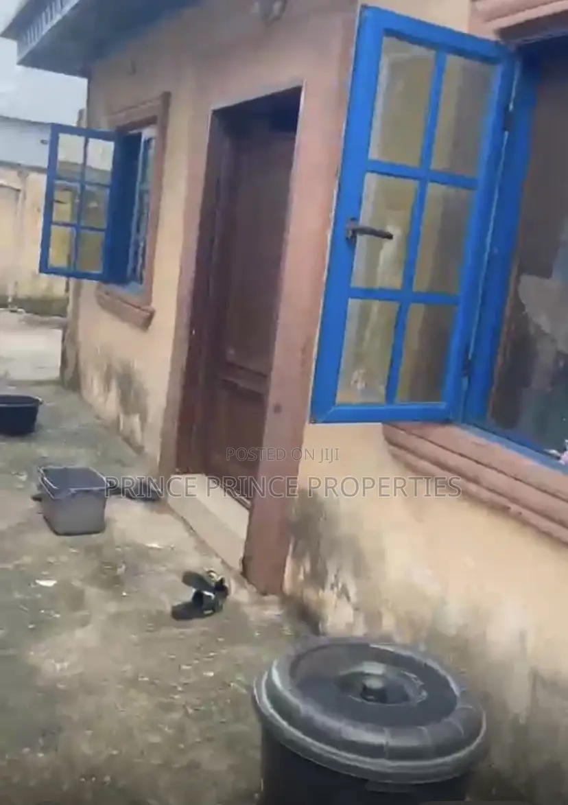 4bdrm Bungalow in Mojisola Alapinna, Ijegun for sale