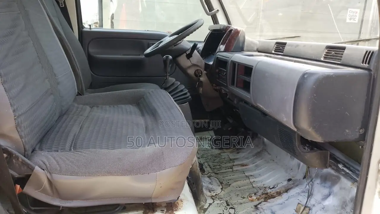 Mini Nissan Truck