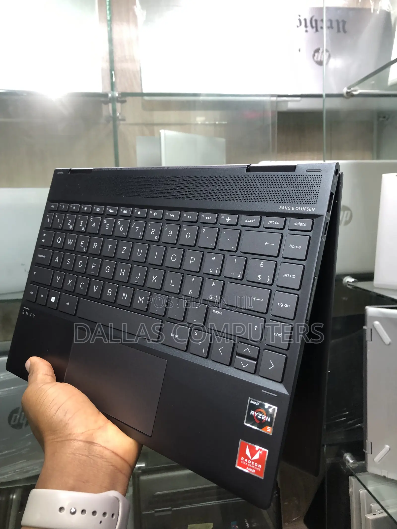 Laptop HP Envy x360 8GB AMD Ryzen 5 SSD 256GB