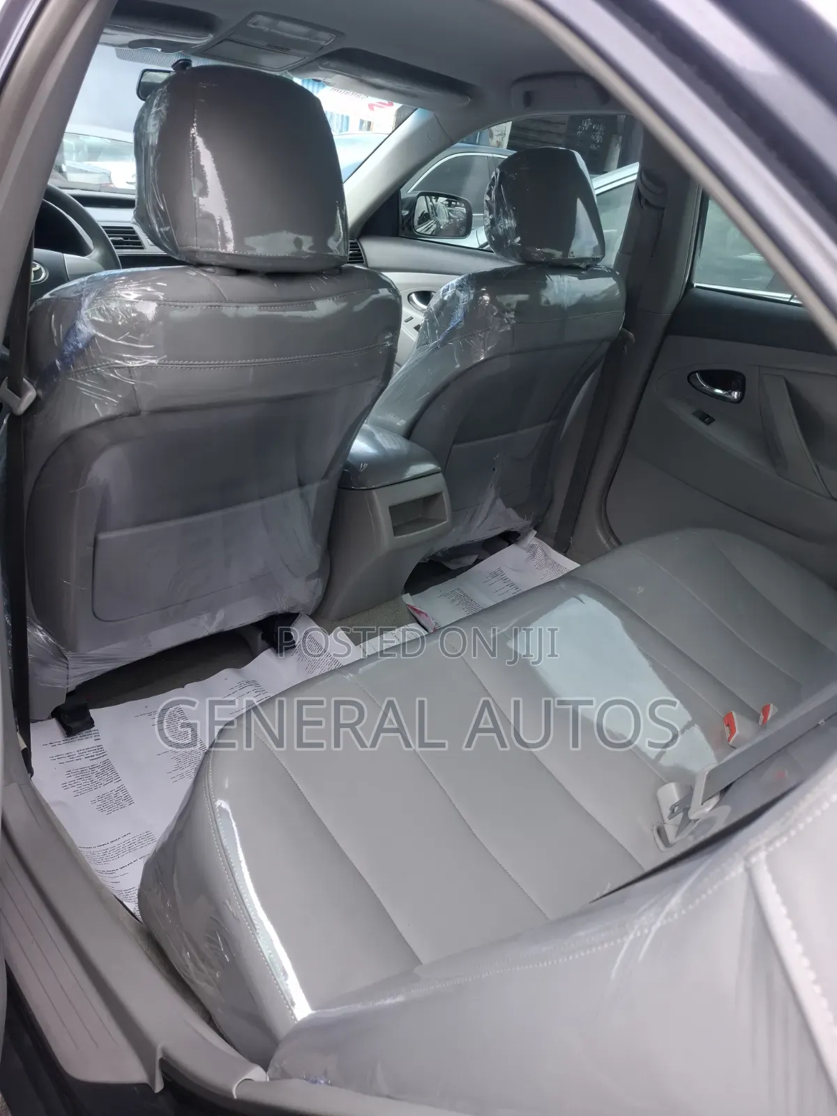 Toyota Camry LE 4dr Sedan (2.5L 4cyl 6A) 2011 Gray