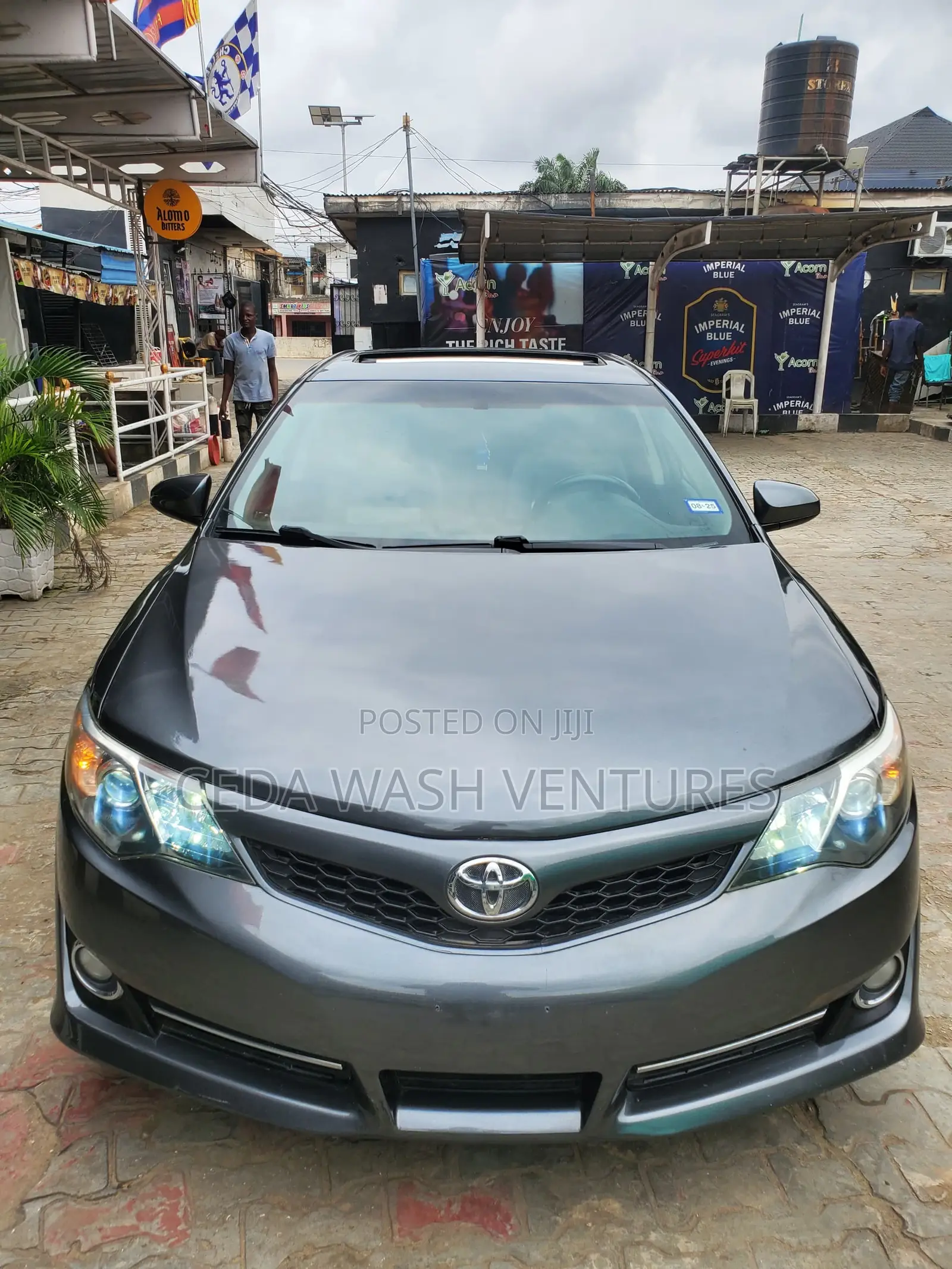 Toyota Camry SE 4dr Sedan (2.5L 4cyl 6A) 2012 Gray