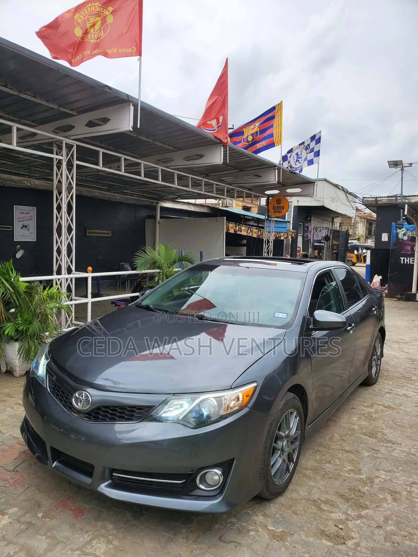 Toyota Camry SE 4dr Sedan (2.5L 4cyl 6A) 2012 Gray