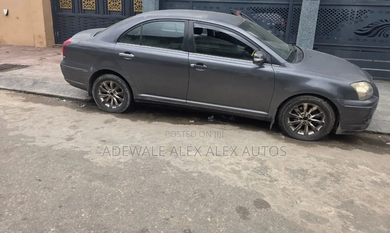 Toyota Avensis 2007 Gray