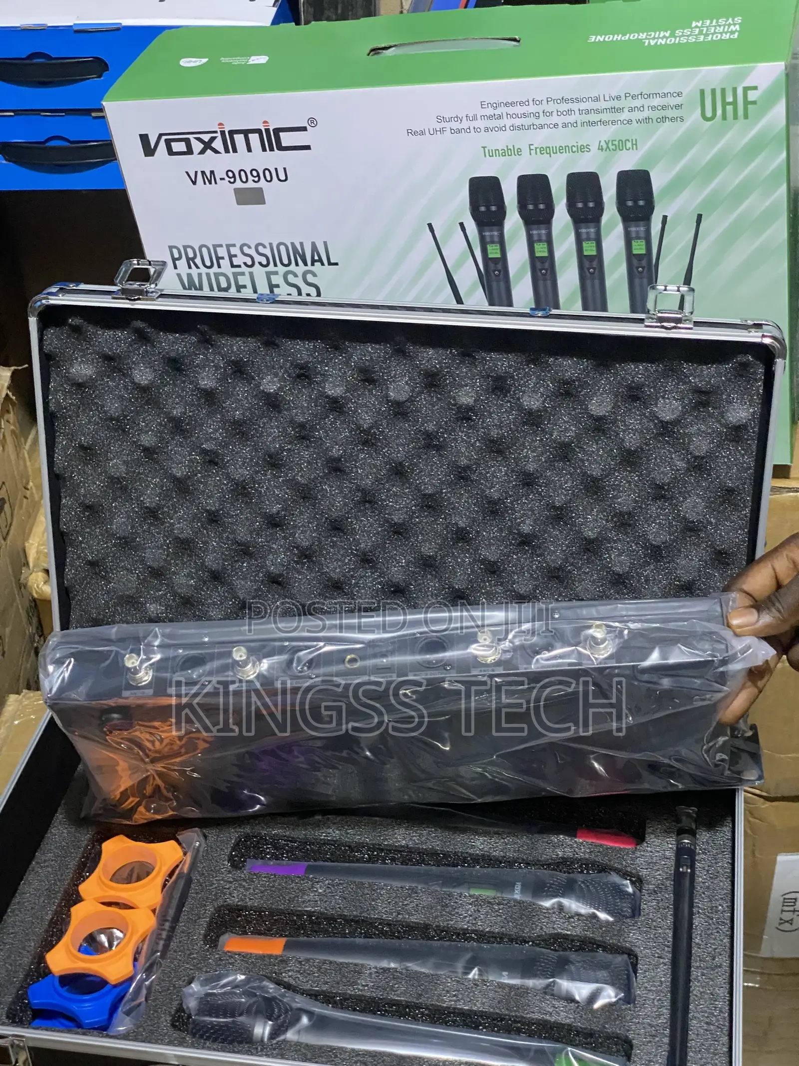 Voximic VM-9090U 4in1 Professional Wireless Microphone System.