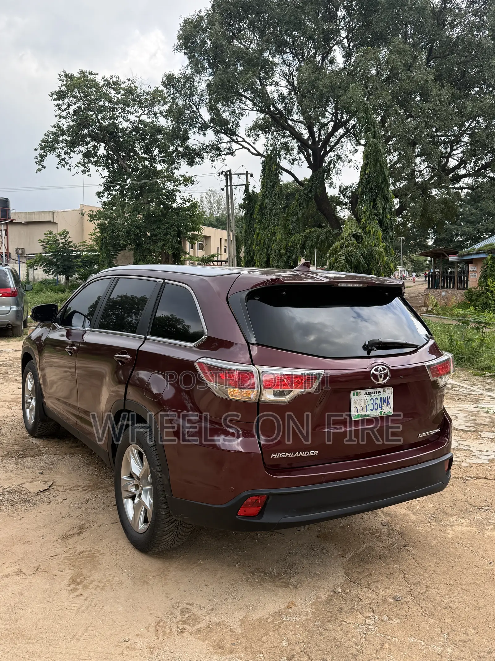 Toyota Highlander Limited 4dr SUV AWD (3.5L 6cyl 6A) 2015 Maroon
