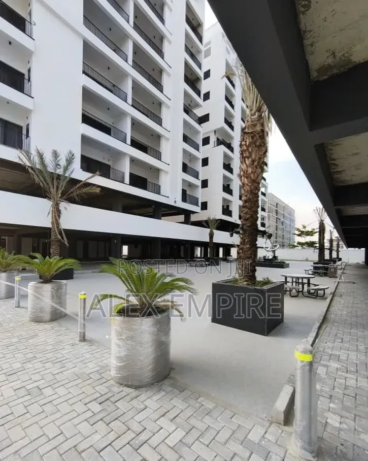 2bdrm Apartment in Lekki Phase 1 for rent