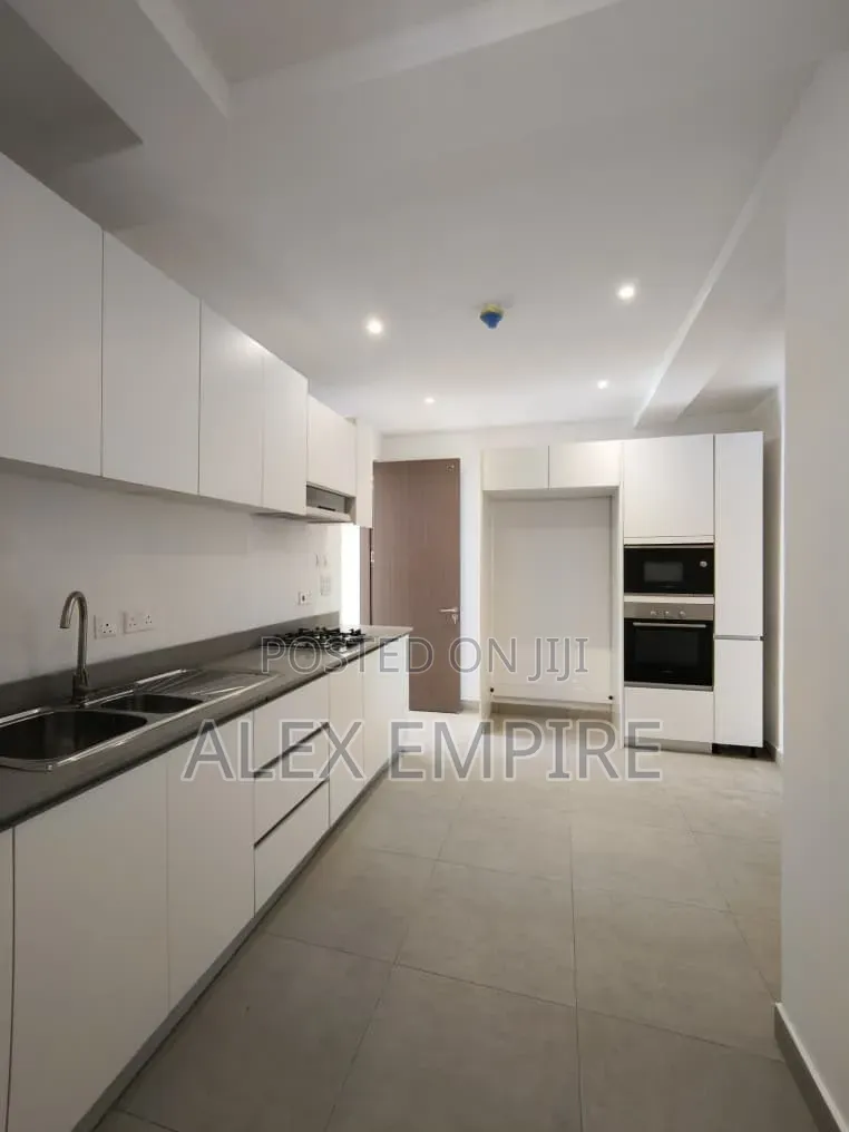 2bdrm Apartment in Lekki Phase 1 for rent