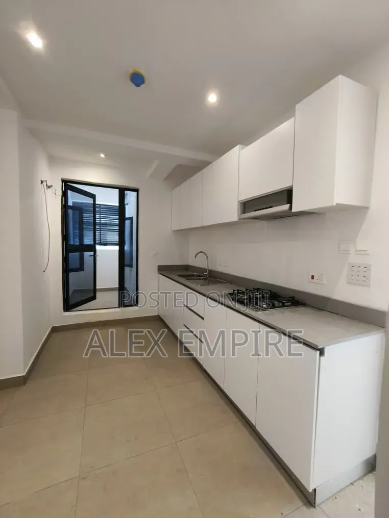 2bdrm Apartment in Lekki Phase 1 for rent