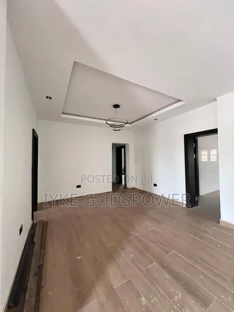 3bdrm Block of Flats in Kaura for sale