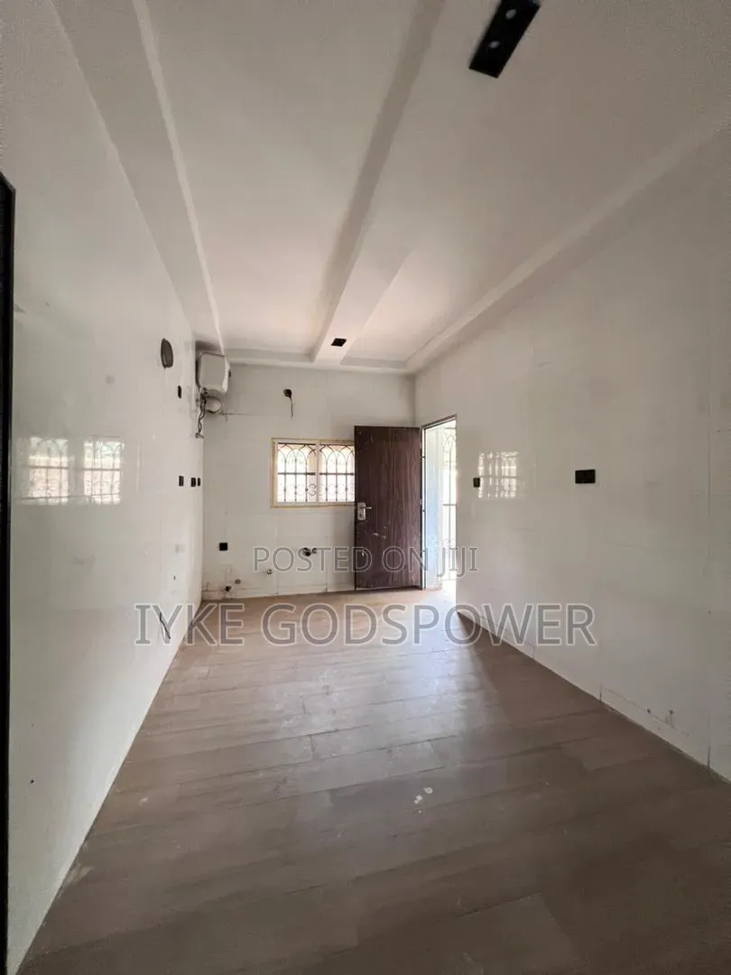 3bdrm Block of Flats in Kaura for sale