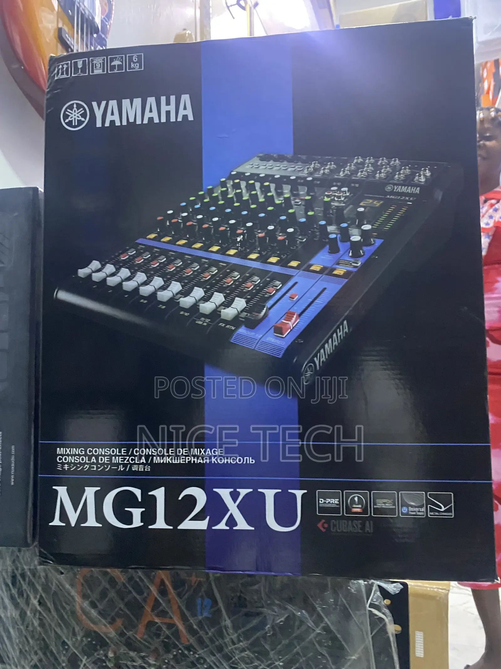 Yamaha 12xu Console Professional Mixer