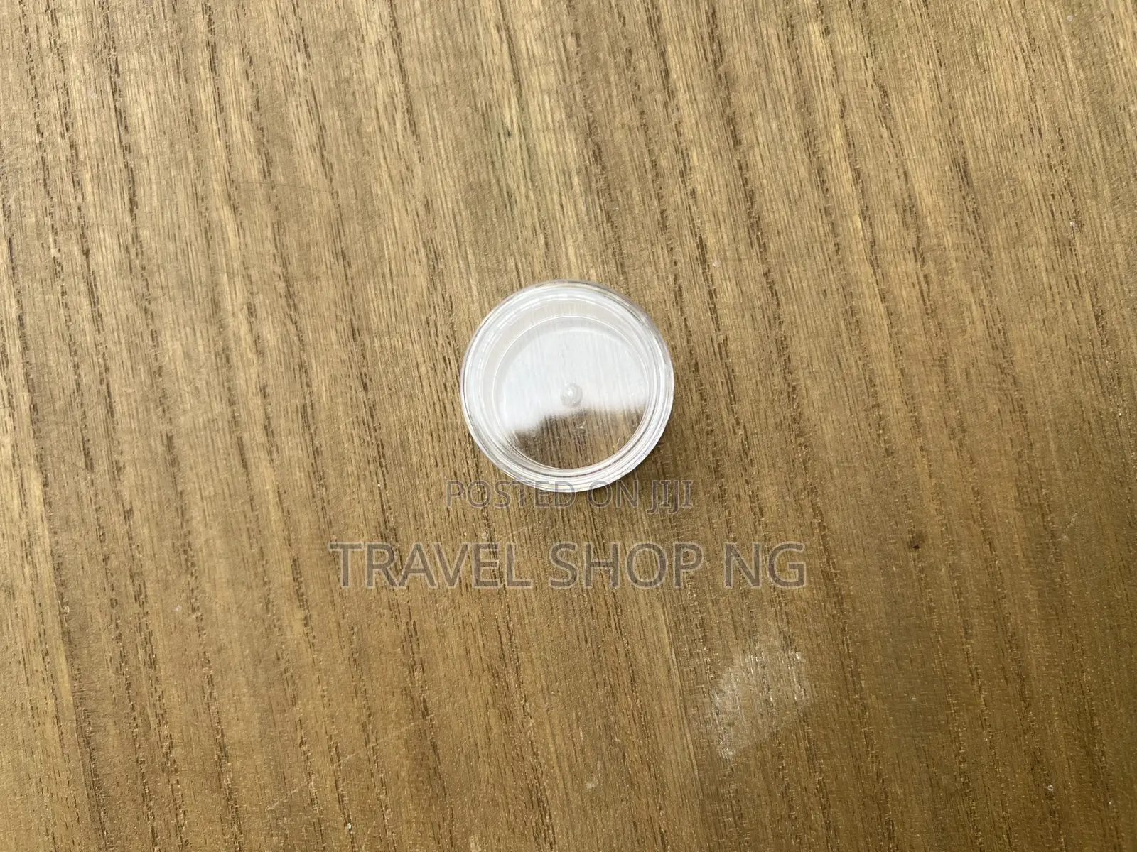 Compact 3g Sample Tub for Creams, Powders, and Samples.
