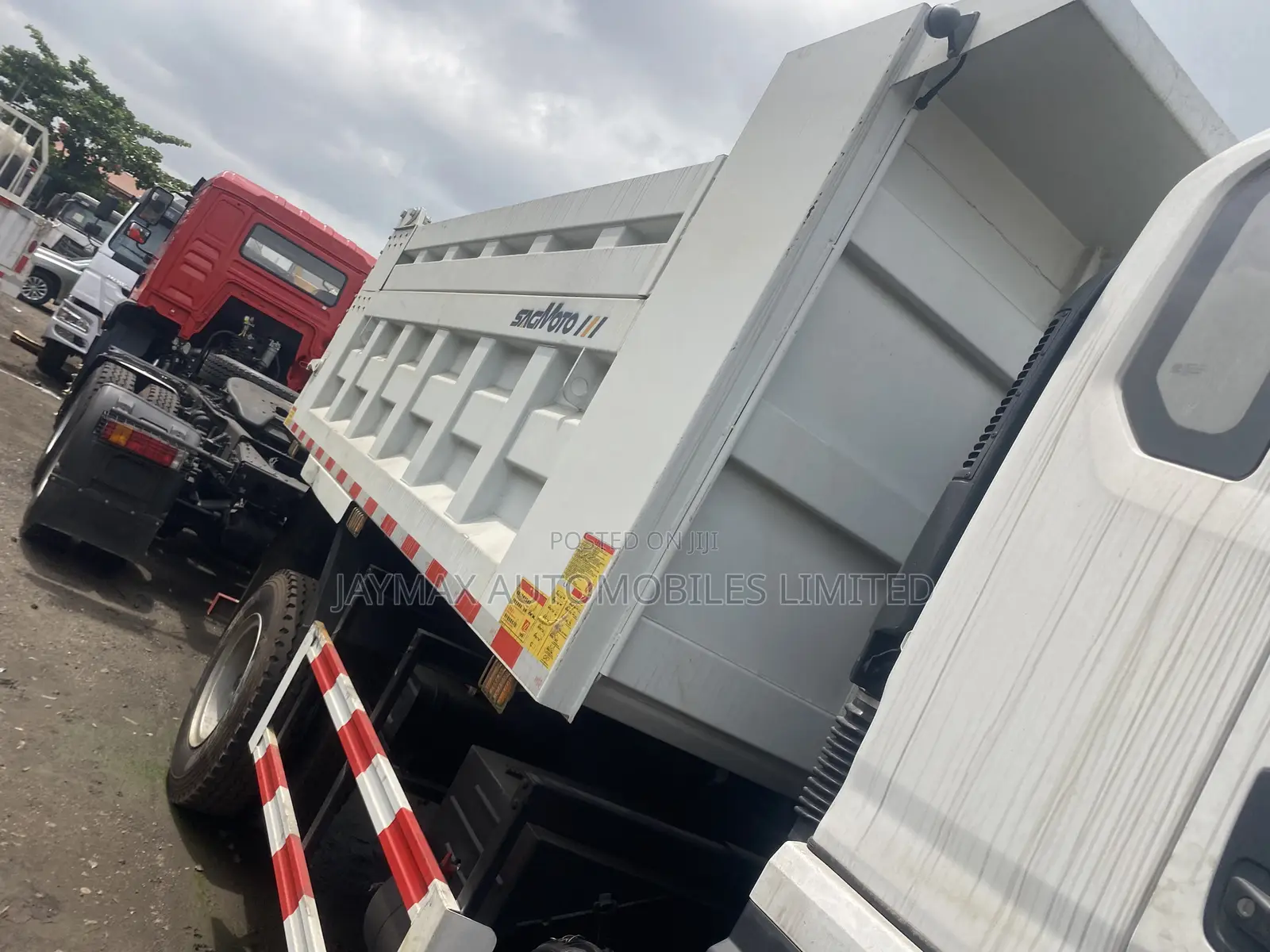 Sagmoto X9 6tires Dump Truck