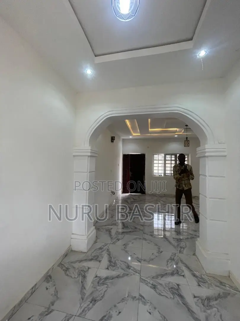 3bdrm Bungalow in Ireakari, Akala Express for rent
