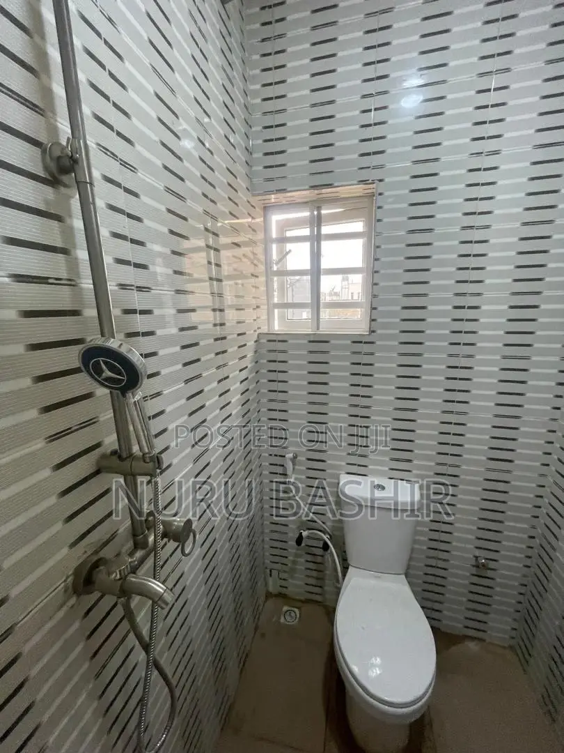 3bdrm Bungalow in Ireakari, Akala Express for rent