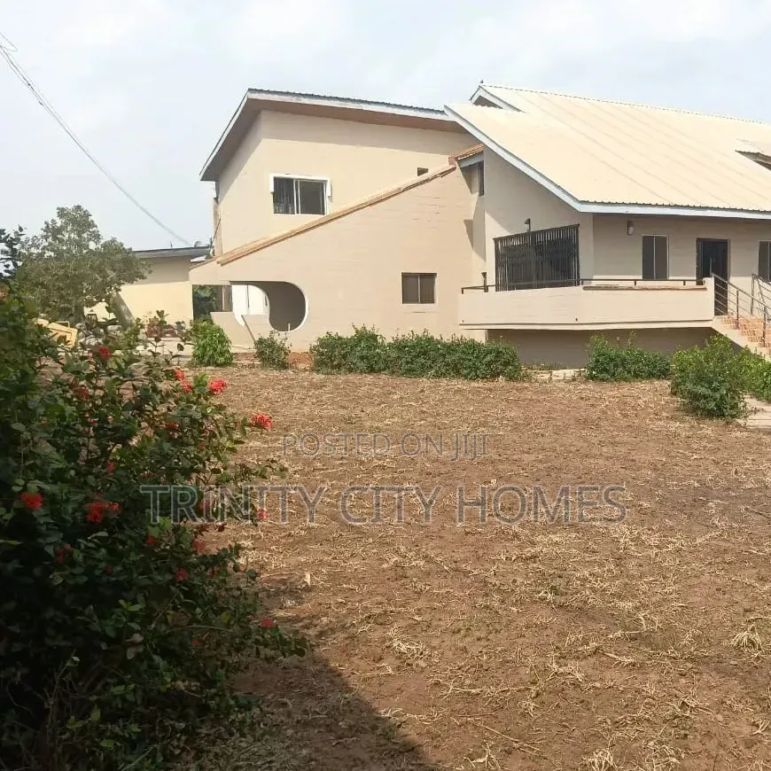 A 1906 SQM Land Space at Ikolaba, Ibadan