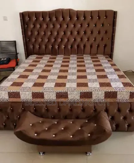 Strong Quality Button Design Paded Bed Frame