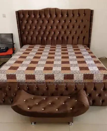 Strong Quality Button Design Paded Bed Frame