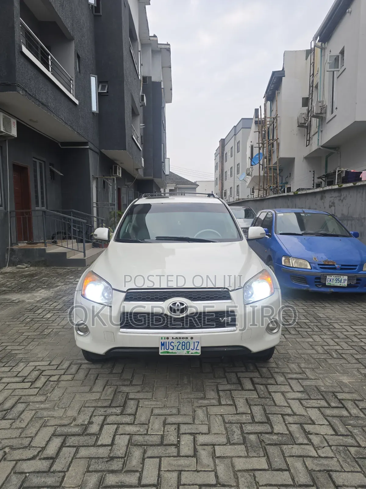 Toyota RAV4 2012 White