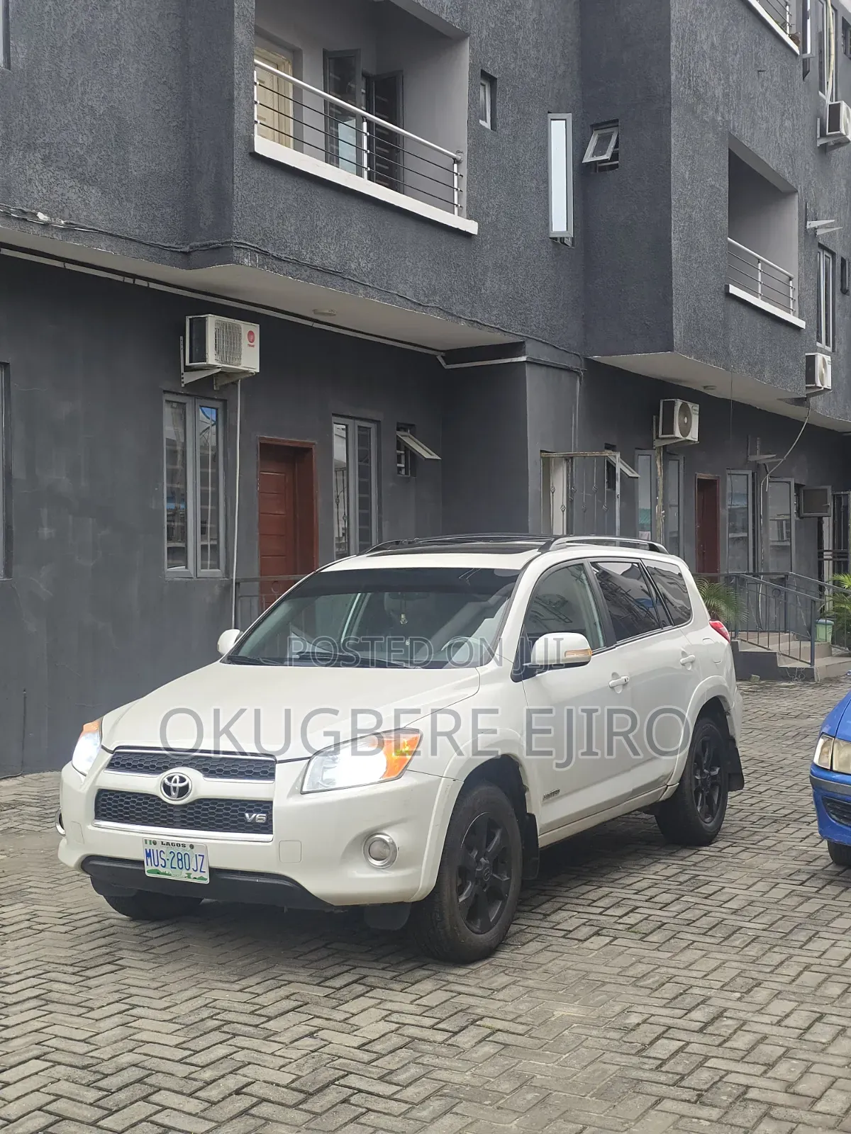 Toyota RAV4 2012 White