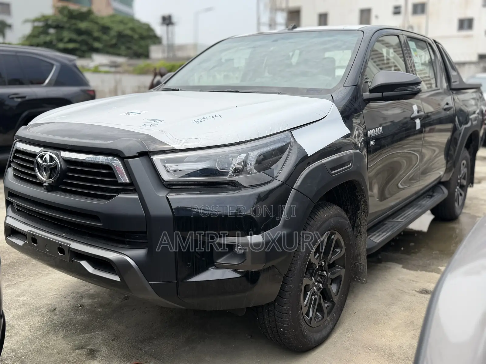 New Toyota Hilux 2025 Black