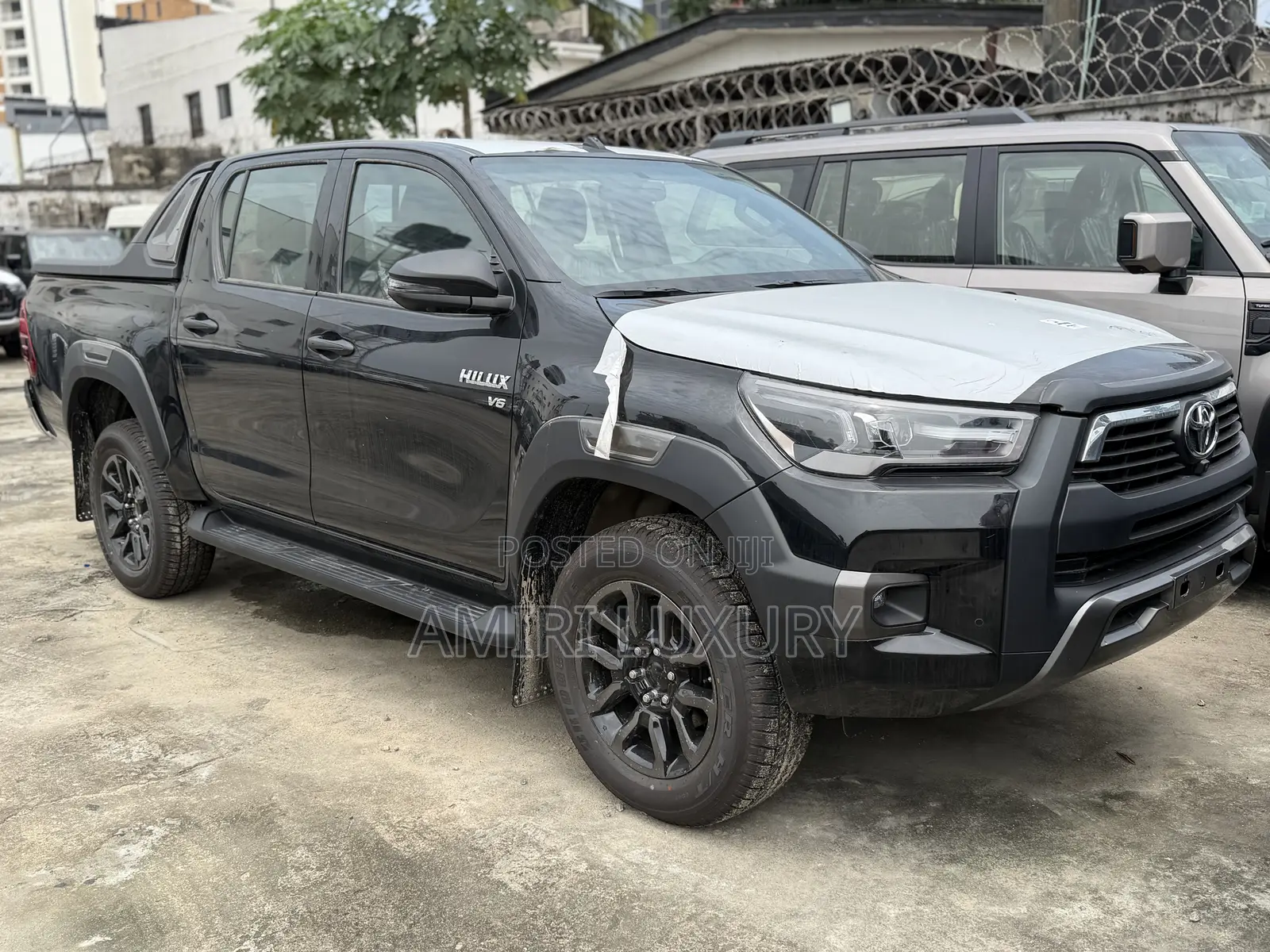 New Toyota Hilux 2025 Black