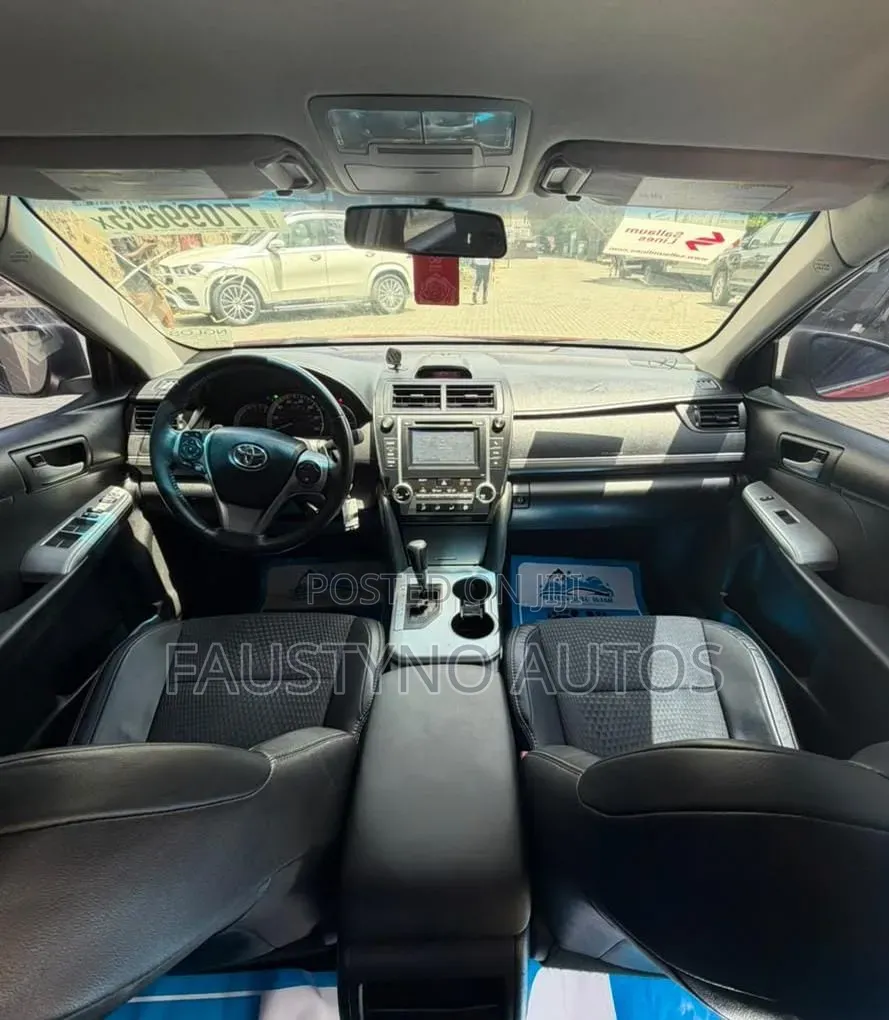 Toyota Camry SE 4dr Sedan (2.5L 4cyl 6A) 2013 Red